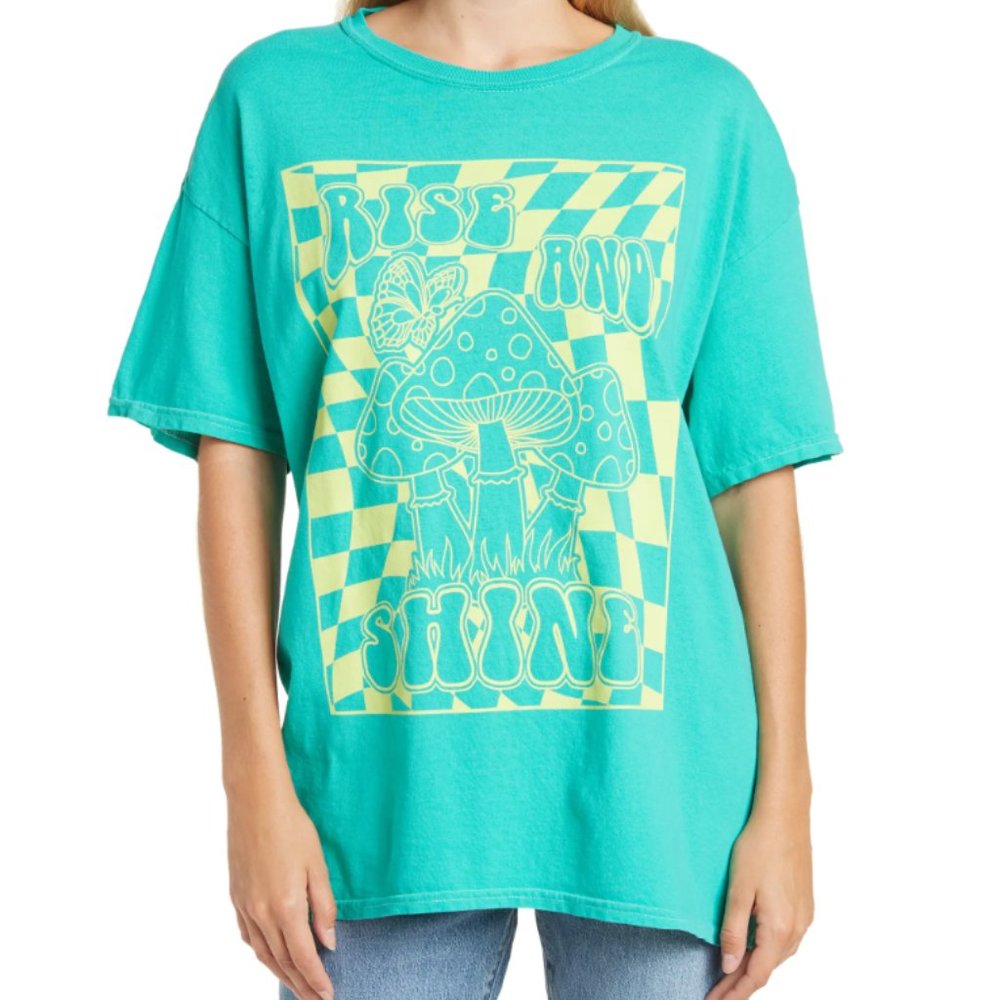 NWT Vinyl Icons Rise & Shine Boyfriend Graphic Tee